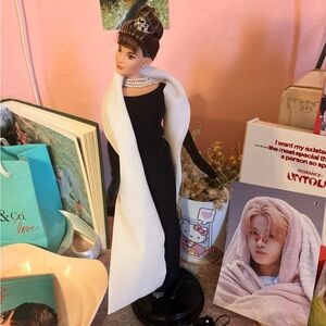 Elegant Black and White Fashion Doll Audrey Hepburn breakfast at Tiffany’s